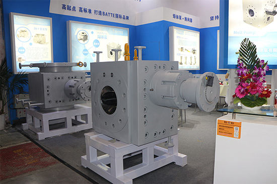 大型熔體齒輪泵